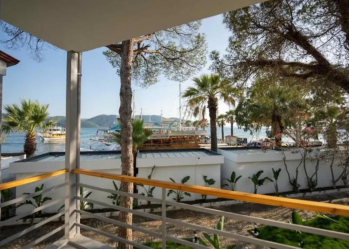 Hotel Marina Port Akyaka 4*